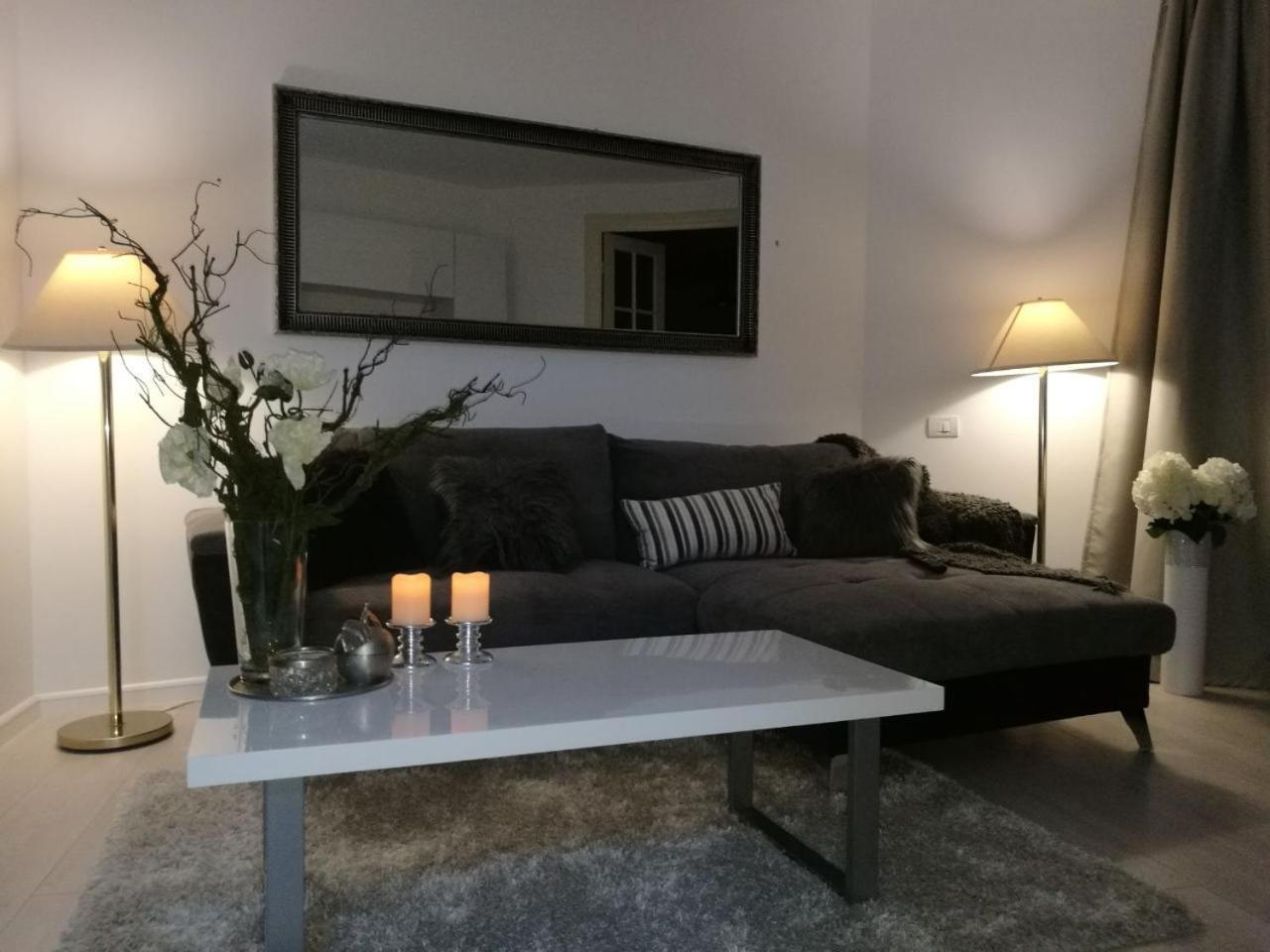 Metropole Apartments Invilla Old City Bükreş Dış mekan fotoğraf