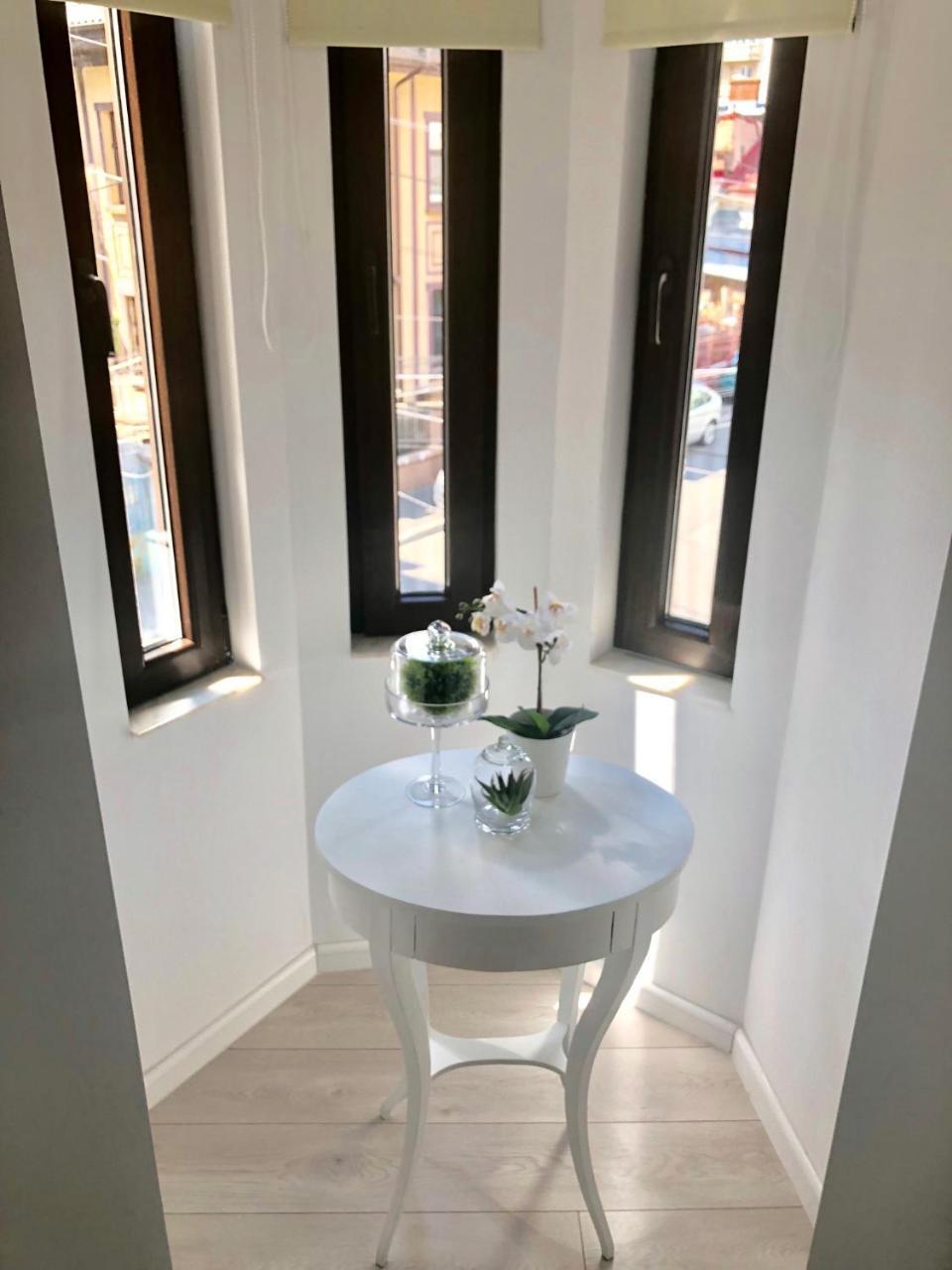 Metropole Apartments Invilla Old City Bükreş Dış mekan fotoğraf