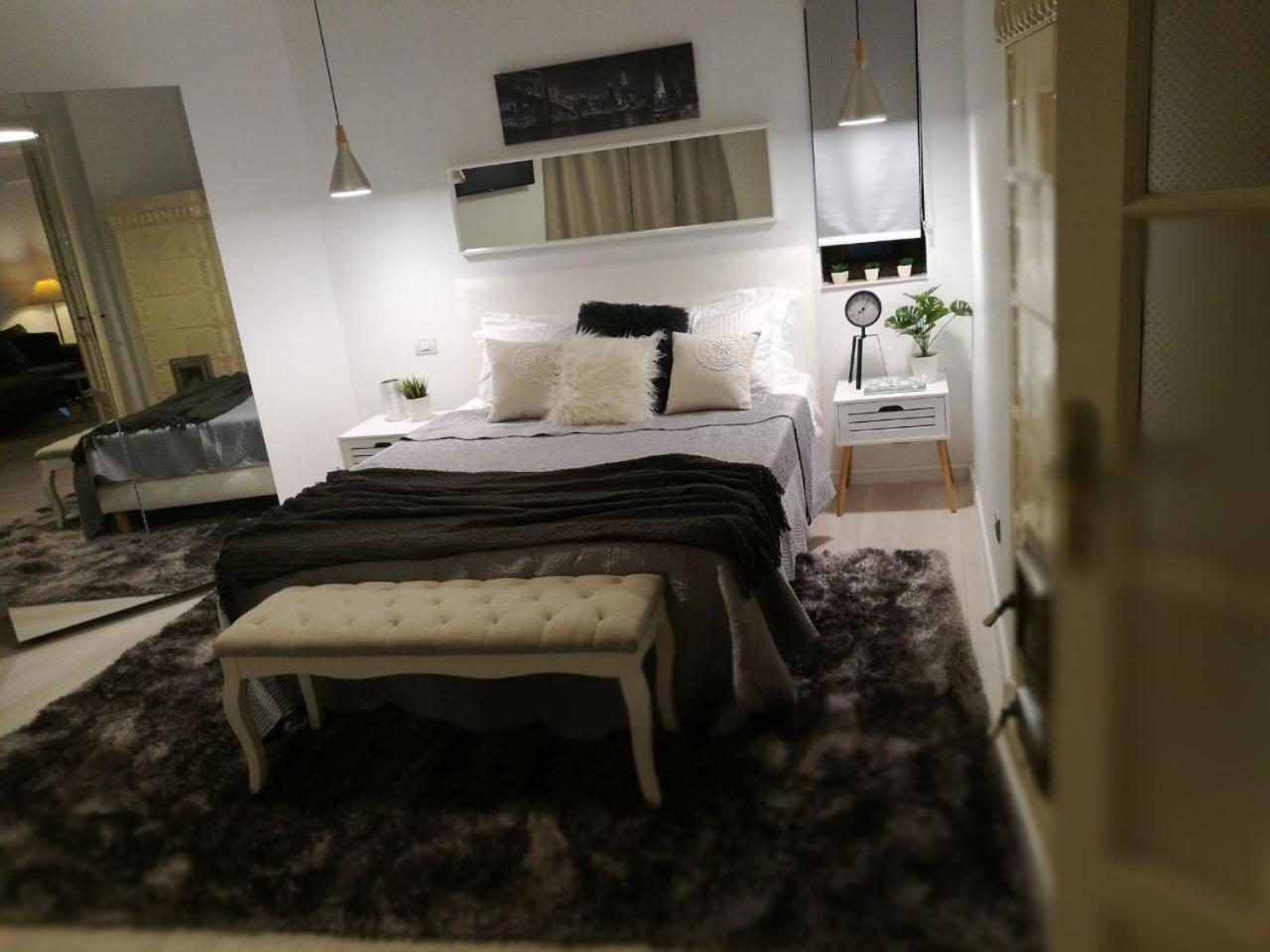 Metropole Apartments Invilla Old City Bükreş Dış mekan fotoğraf